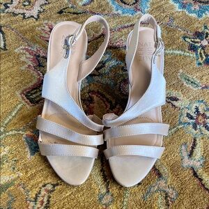 Naturalizer Champagne Sandals with Minimalist Design